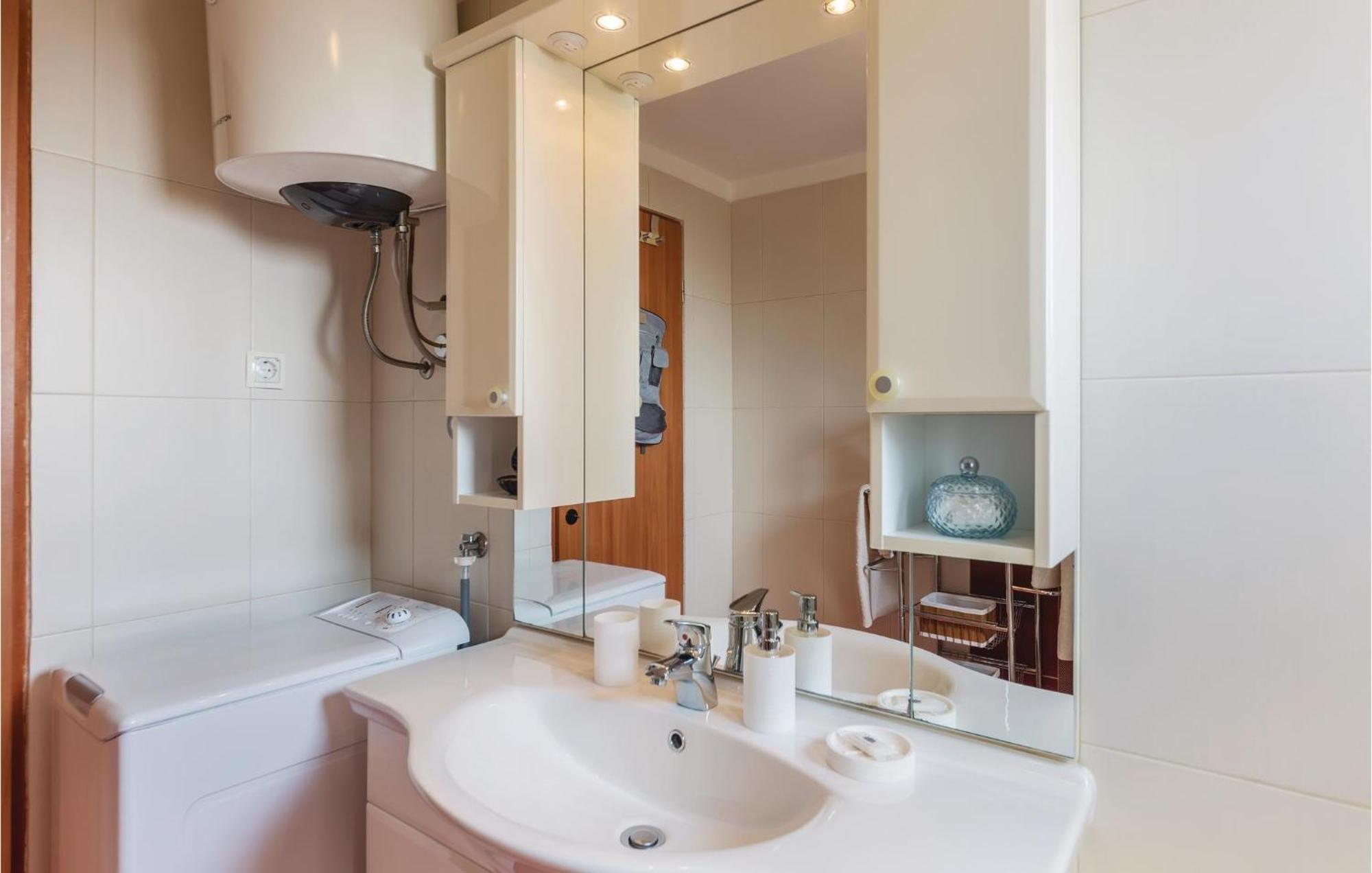 Pet Friendly Apartment In Koromacno With Wifi Exterior photo