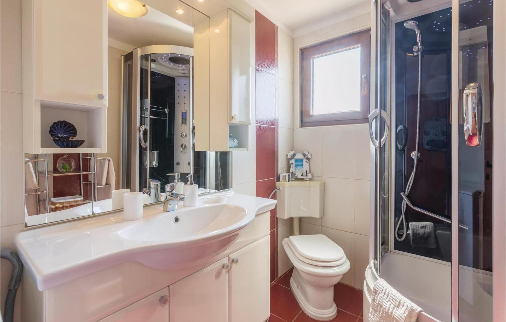 Pet Friendly Apartment In Koromacno With Wifi Exterior photo