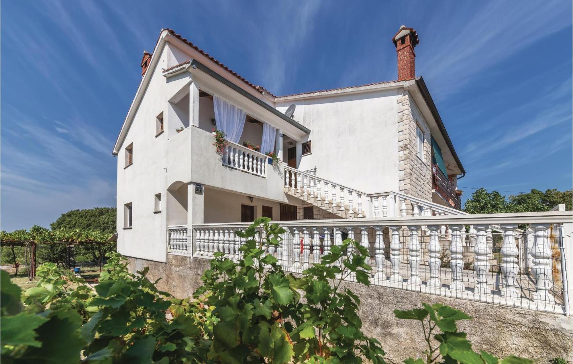 Pet Friendly Apartment In Koromacno With Wifi Exterior photo